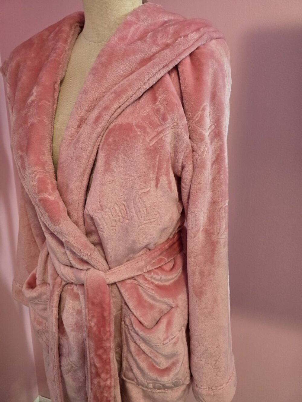 Juicy Couture Pink Plush Hooded Robe L/XL Embossed Logo Belted Soft Sleepwear - Picture 4 of 10